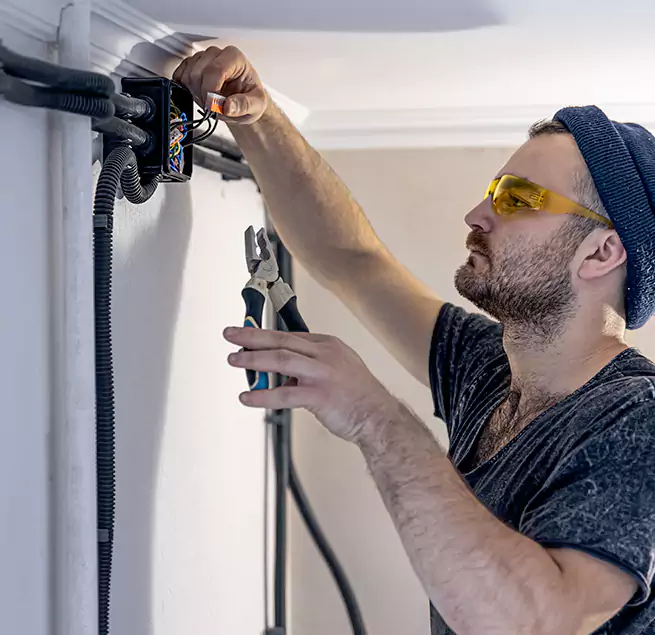 Why Miami Springs, FL Homeowners Choose Miami Springs Air Duct Cleaning Pro for HVAC UV Light Installation?